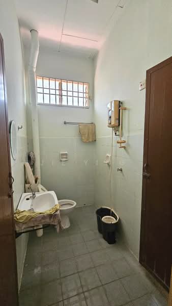 Rumah Teres 2 Tingkat untuk Dijual di Taman Seri Janggus (Bukit Mertajam) - Jie Ying - Bathroom - PropertyGuru.com.my