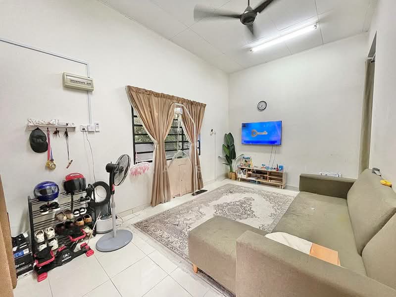 Rumah Berkembar untuk Dijual di Shah Alam (Selangor) - Yazila Sulaimi - Living Room - PropertyGuru.com.my