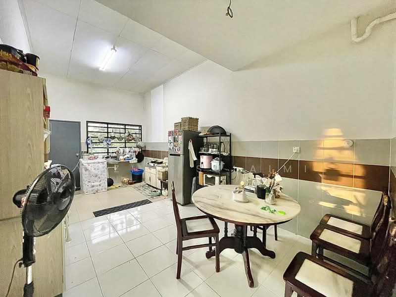 Rumah Berkembar untuk Dijual di Shah Alam (Selangor) - Yazila Sulaimi - Kitchen - PropertyGuru.com.my