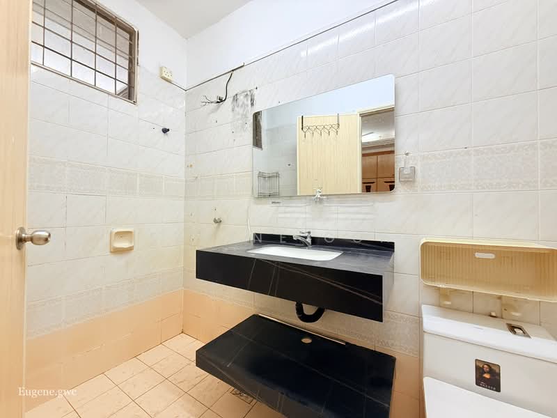 Rumah Teres 2 Tingkat untuk Dijual di Usj 11 (Subang Jaya) - Eugene Goh - Bathroom - PropertyGuru.com.my