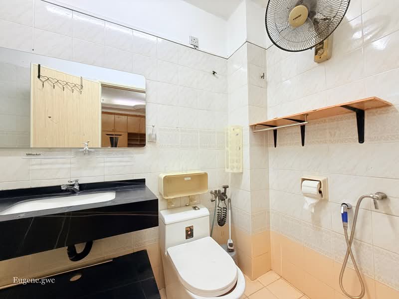 Rumah Teres 2 Tingkat untuk Dijual di Usj 11 (Subang Jaya) - Eugene Goh - Bathroom - PropertyGuru.com.my