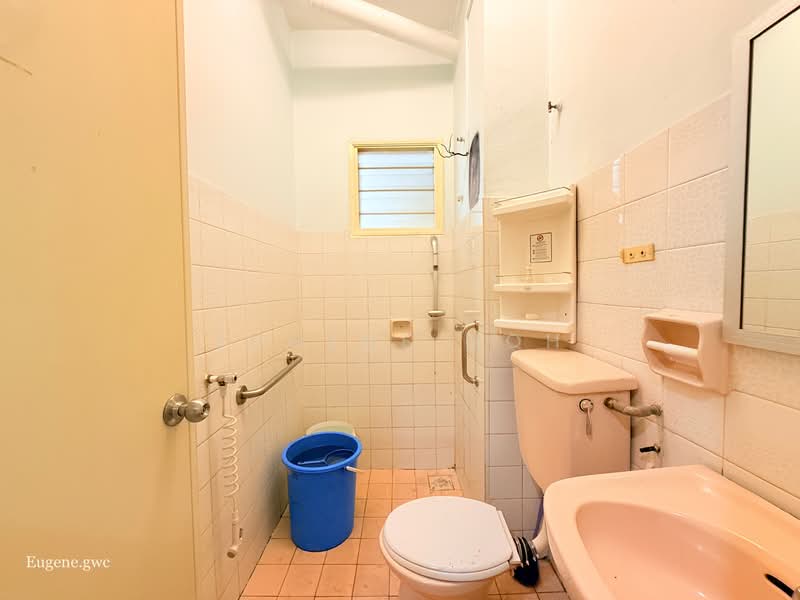 Rumah Teres 2 Tingkat untuk Dijual di Usj 11 (Subang Jaya) - Eugene Goh - Bathroom - PropertyGuru.com.my