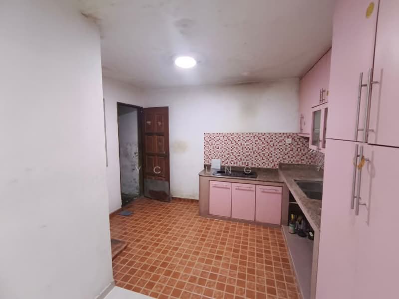 Rumah Teres 2 Tingkat untuk Dijual di Taman Ungku Tun Aminah (Skudai) - YC Fung - Kitchen - PropertyGuru.com.my