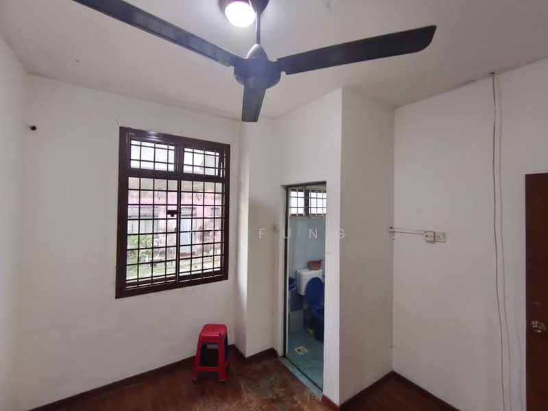Rumah Teres 2 Tingkat untuk Dijual di Taman Ungku Tun Aminah (Skudai) - YC Fung - Bathroom - PropertyGuru.com.my
