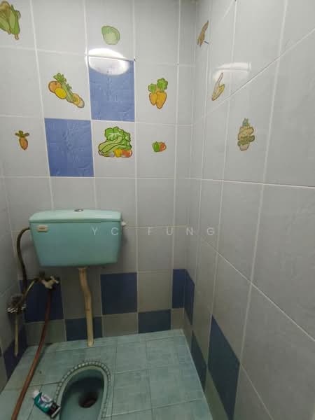 Rumah Teres 2 Tingkat untuk Dijual di Taman Ungku Tun Aminah (Skudai) - YC Fung - Bathroom - PropertyGuru.com.my