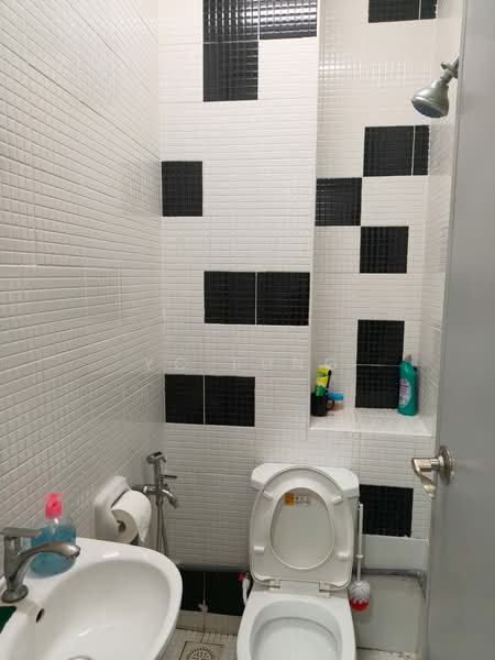 Servis Apartment untuk Dijual di The Sky Executive Suites - YC Fung - Bathroom - PropertyGuru.com.my