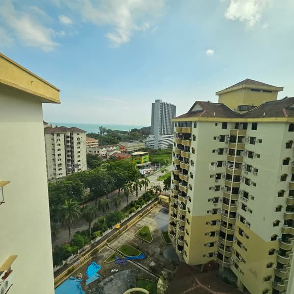 Kondominium untuk Dijual di Eden Fairway Condominium - Eric Cheang - View from Balcony - PropertyGuru.com.my