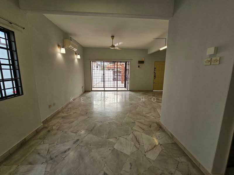 Rumah Teres 2 Tingkat untuk Dijual di Petaling Jaya (Selangor) - Kelvin Ho - Living Room - PropertyGuru.com.my