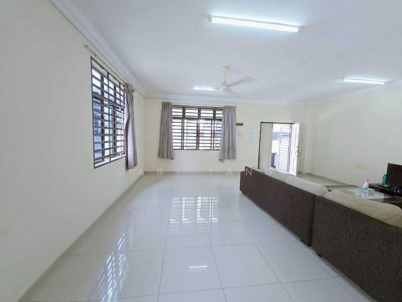 2-storey Terraced House for Sale in Bukit Merchu (Kuala Kangsar) - Gary Tang - Living Room - PropertyGuru.com.my
