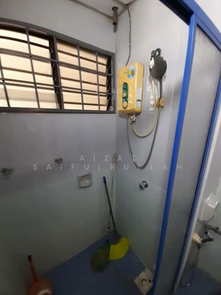Condominium for Rent at Sri Alam Condominium - Aizat Saifulrullah - Bathroom - PropertyGuru.com.my