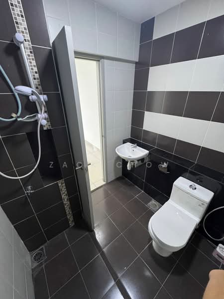 Pangsapuri untuk Dijual di Austin Regency (Pangsapuri Austin Perdana) - Zack Chow - Bathroom - PropertyGuru.com.my
