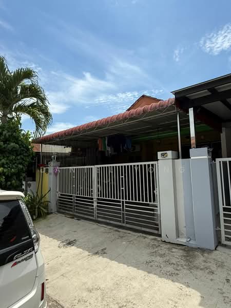 Rumah Teres 1 Tingkat untuk Dijual di Bandar Putra (Kulai) - Daniel Yong - Exterior - PropertyGuru.com.my