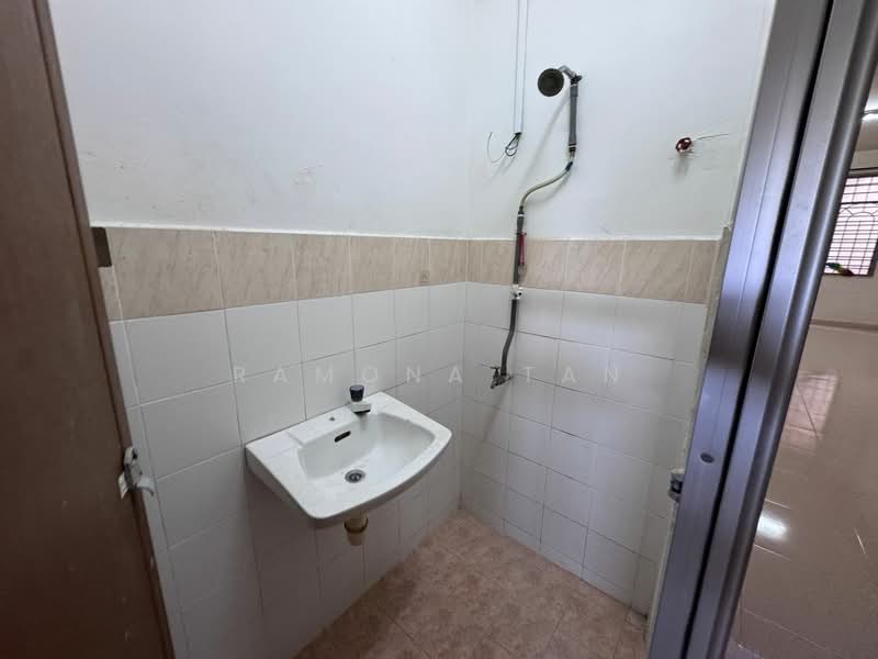 Townhouse for Sale in Taman Permatang Pasir Permai (Alai) - Ramona Tan - Bathroom - PropertyGuru.com.my