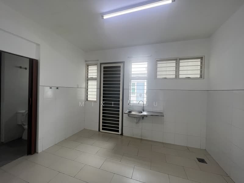 Rumah Teres 2 Tingkat untuk Dijual di Bandar Rimbayu (Telok Panglima Garang) - Miki You - Bathroom - PropertyGuru.com.my