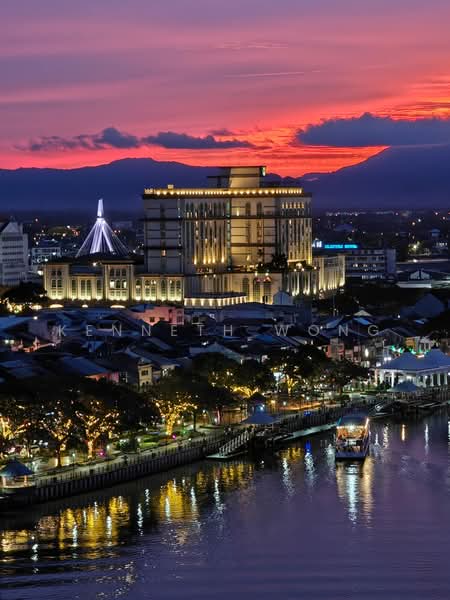 Kondominium untuk Dijual di Riverbank Suites - Kenneth Wong - Exterior - PropertyGuru.com.my