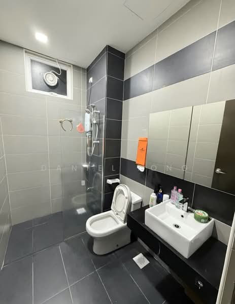 Kondominium untuk Dijual di M Condominium @ Larkin - Daniel Yong - Bathroom - PropertyGuru.com.my