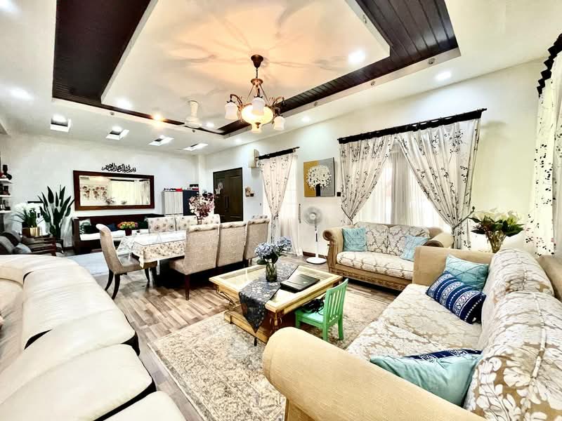 Rumah Berkembar untuk Dijual di Bandar Nusaputra (Puchong) - Zamri Yusoff - Living Room - PropertyGuru.com.my