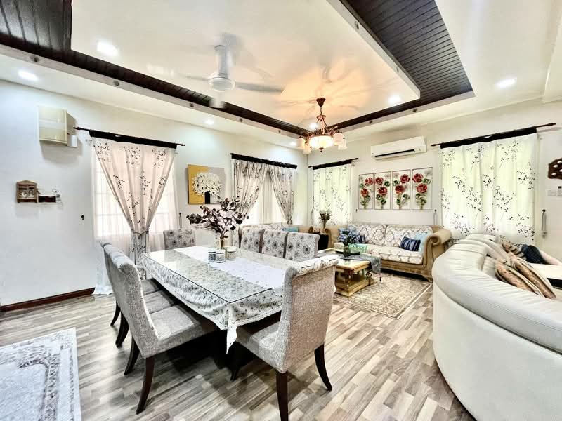 Rumah Berkembar untuk Dijual di Bandar Nusaputra (Puchong) - Zamri Yusoff - Living Room - PropertyGuru.com.my