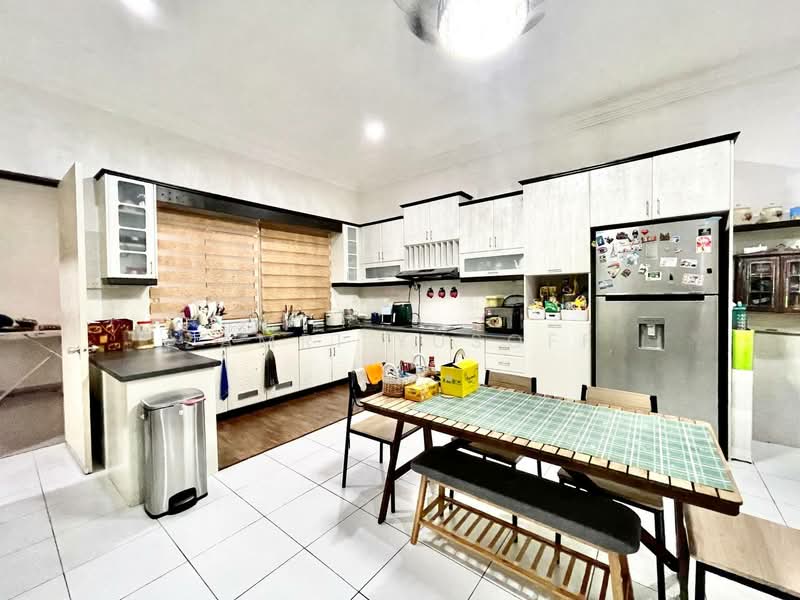Rumah Berkembar untuk Dijual di Bandar Nusaputra (Puchong) - Zamri Yusoff - Kitchen - PropertyGuru.com.my