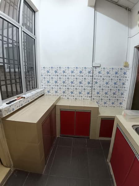 Rumah Teres 1 Tingkat untuk Disewa di Taman Setia Indah (Tebrau) - Ray Tung - Kitchen - PropertyGuru.com.my