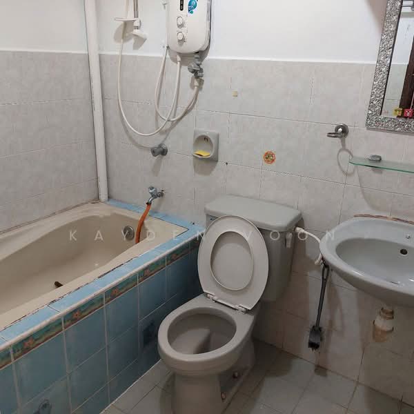1-storey Terraced House for Sale in Taman Pelangi Indah (Ulu Tiram) - Kayden Voon - Bathroom - PropertyGuru.com.my