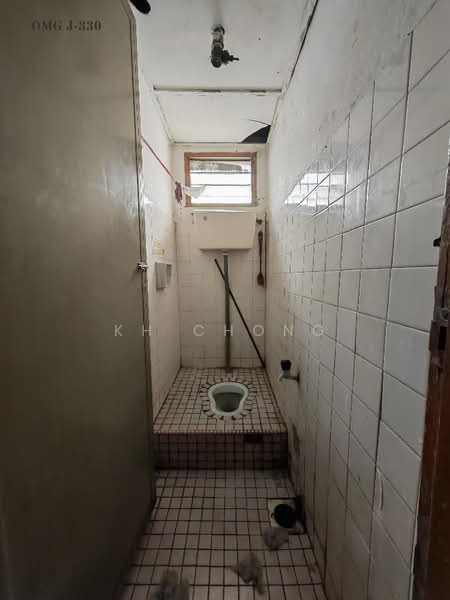 Kedai untuk Dijual di Taman Pendamar Indah (Klang) - KH Chong - Bathroom - PropertyGuru.com.my