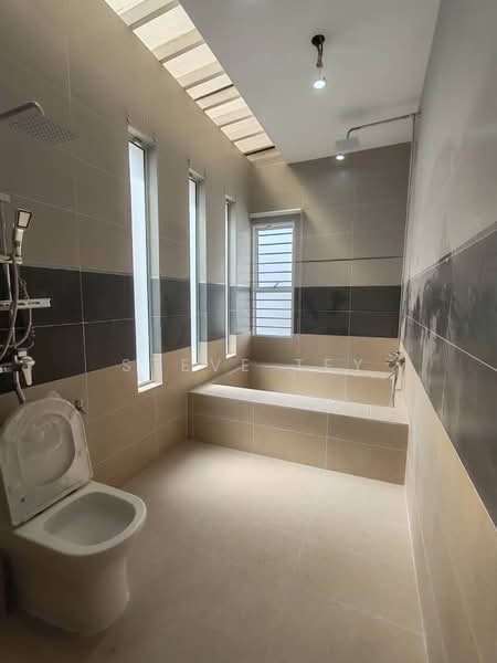Rumah Berkembar untuk Dijual di Taman Amira (Iskandar Puteri (Nusajaya)) - Steve Tey - Bathroom - PropertyGuru.com.my