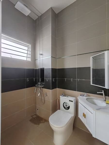 Rumah Berkembar untuk Dijual di Taman Amira (Iskandar Puteri (Nusajaya)) - Steve Tey - Bathroom - PropertyGuru.com.my