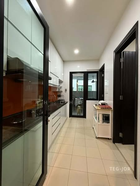 Rumah Teres untuk Dijual di Duta Villa (Setia Alam) - KH Chong - Kitchen - PropertyGuru.com.my