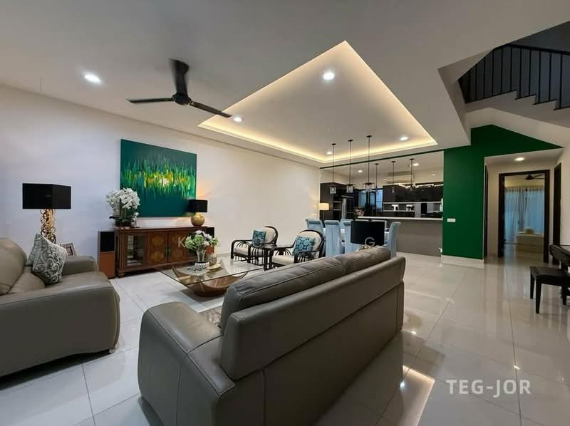 Rumah Teres untuk Dijual di Duta Villa (Setia Alam) - KH Chong - Living Room - PropertyGuru.com.my