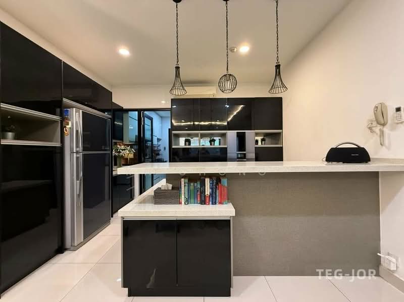 Rumah Teres untuk Dijual di Duta Villa (Setia Alam) - KH Chong - Kitchen - PropertyGuru.com.my