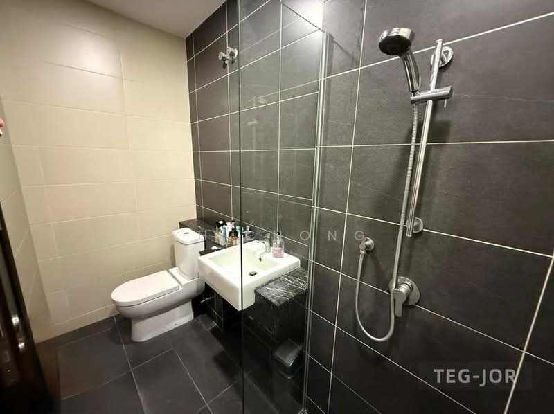 Rumah Teres untuk Dijual di Duta Villa (Setia Alam) - KH Chong - Bathroom - PropertyGuru.com.my