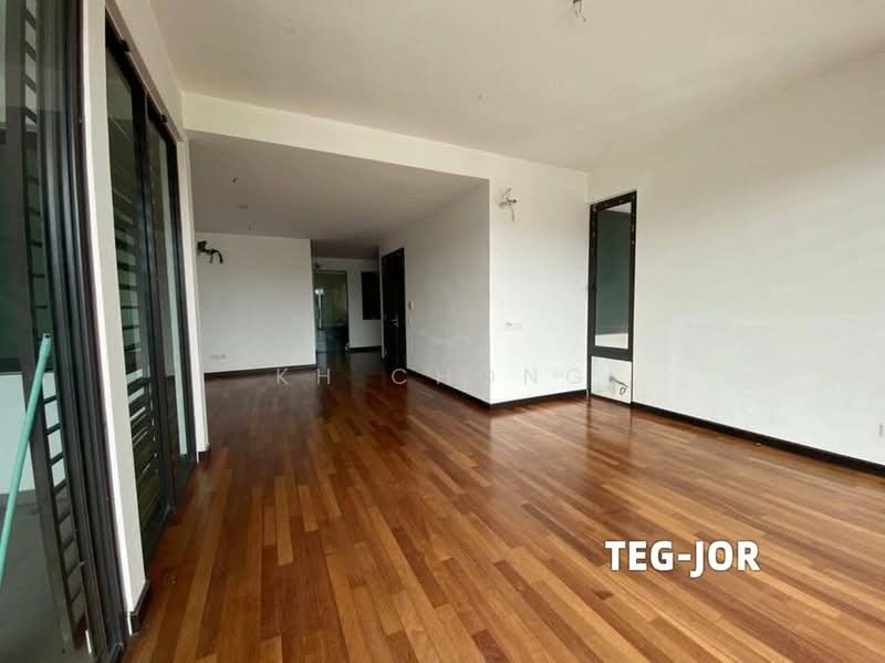 Rumah Teres untuk Dijual di Duta Villa (Setia Alam) - KH Chong - Living Room - PropertyGuru.com.my