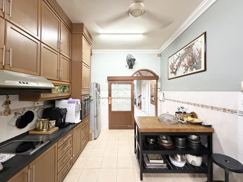 Rumah Teres untuk Dijual di Bandar Kinrara Seksyen 1 (Bandar Kinrara) - CK Yee - Kitchen - PropertyGuru.com.my