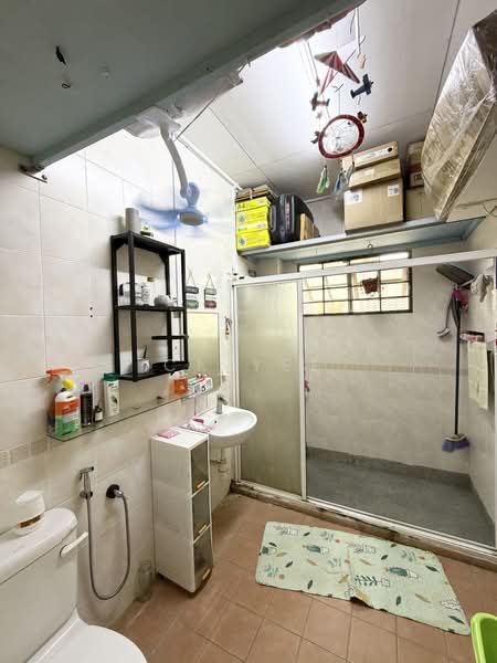 Rumah Teres untuk Dijual di Bandar Kinrara Seksyen 1 (Bandar Kinrara) - CK Yee - Bathroom - PropertyGuru.com.my