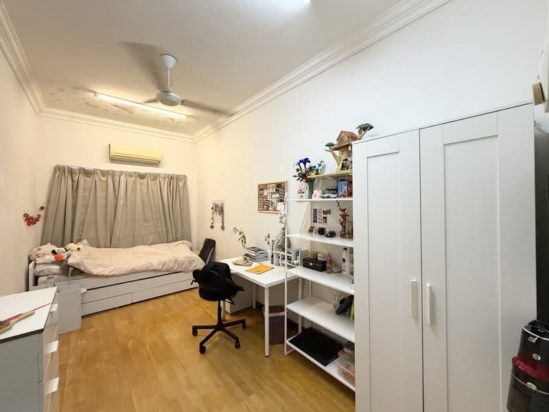 Rumah Teres untuk Dijual di Bandar Kinrara Seksyen 1 (Bandar Kinrara) - CK Yee - Bedroom - PropertyGuru.com.my