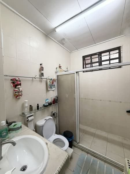 Rumah Teres untuk Dijual di Bandar Kinrara Seksyen 1 (Bandar Kinrara) - CK Yee - Bathroom - PropertyGuru.com.my