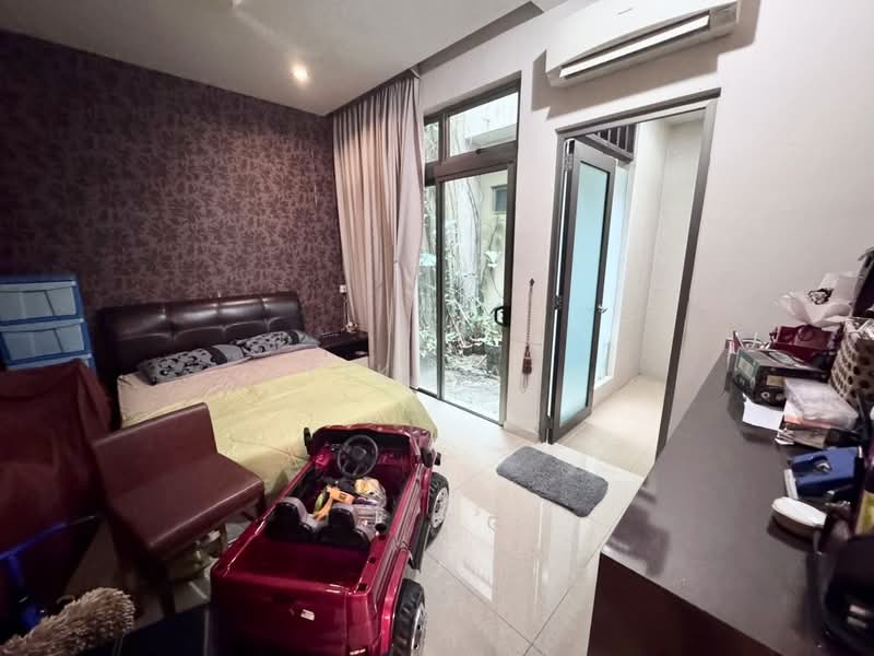 Semi-Detached House for Sale in Taman Sutera Utama (Skudai) - Yik Tat - PropertyGuru.com.my