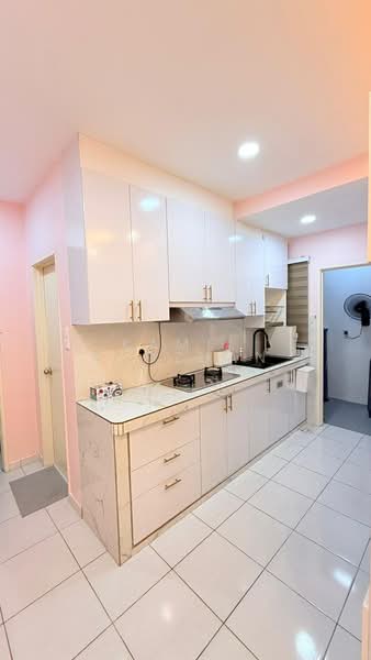 Service Residence for Rent at Residensi Mutiara Kajang 2 - Kamil Radzuan - Kitchen - PropertyGuru.com.my
