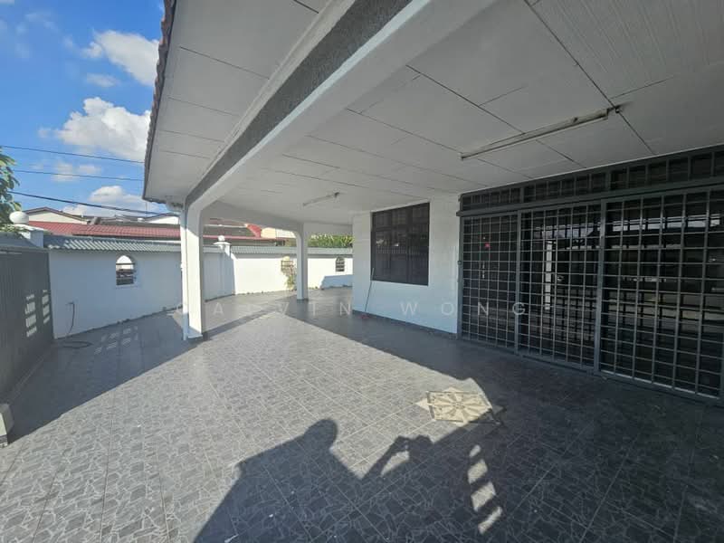 1-storey Terraced House for Sale in Taman Ungku Tun Aminah (Skudai) - Calvin Wong - Exterior - PropertyGuru.com.my