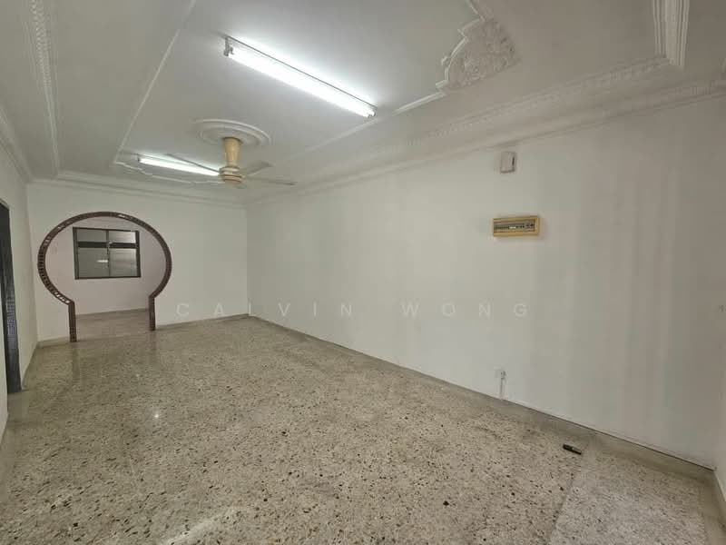 1-storey Terraced House for Sale in Taman Ungku Tun Aminah (Skudai) - Calvin Wong - Living Room - PropertyGuru.com.my