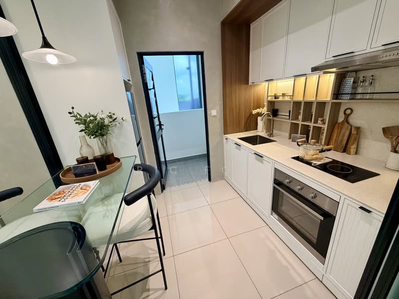 Servis Apartment untuk Dijual di The Atera @ Petaling Jaya - Phase 2 - Ric Foo - Practical Kitchen with Built-In Cabinetr - PropertyGuru.com.my