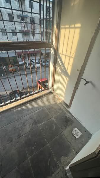 Pangsapuri untuk Disewa di Palma Apartment (Bandar Country Homes) - Bryan Yeoh - Balcony - PropertyGuru.com.my