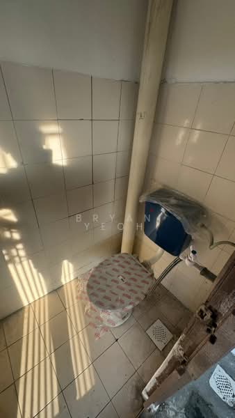 Pangsapuri untuk Disewa di Palma Apartment (Bandar Country Homes) - Bryan Yeoh - Bathroom - PropertyGuru.com.my
