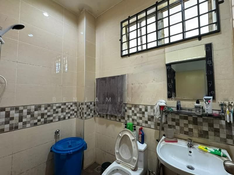 Rumah Teres untuk Dijual di Taman Perling (Perling) - Benjamin Ong - Bathroom - PropertyGuru.com.my