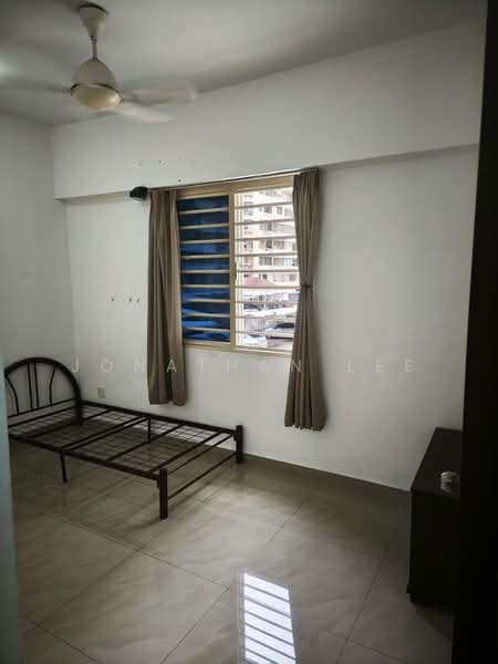 Pangsapuri untuk Disewa di Suria Mutiara - Jonathan Lee - Bedroom - PropertyGuru.com.my