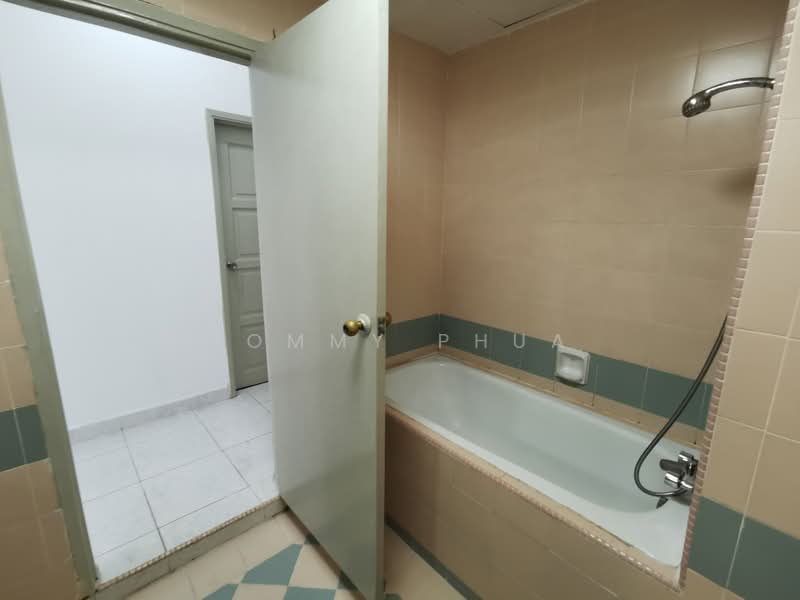 Condominium for Rent at Country Tower Condominium - Tommy Phua - PropertyGuru.com.my