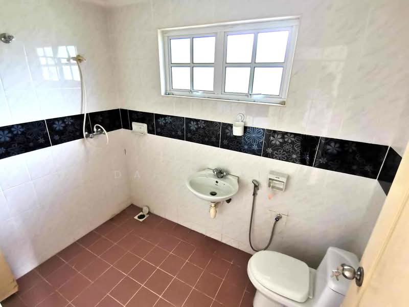 Rumah Banglo untuk Dijual di College Heights Garden Resort (Setul) - Danilo Lim - PropertyGuru.com.my