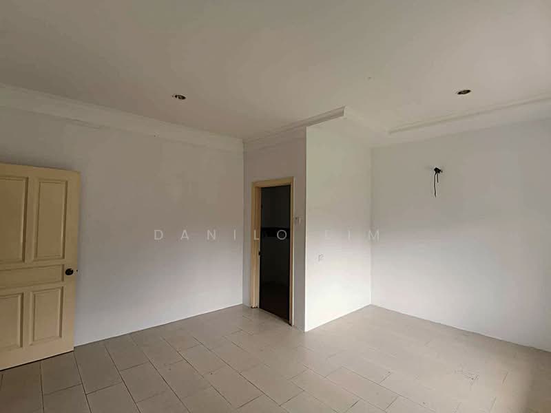Rumah Banglo untuk Dijual di College Heights Garden Resort (Setul) - Danilo Lim - PropertyGuru.com.my