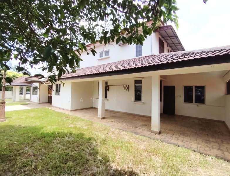 Terraced House for Sale in Bandar Putra Permai (Seri Kembangan) - Danny Lee - Exterior - PropertyGuru.com.my